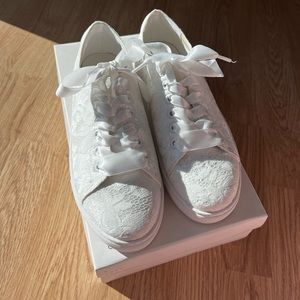 Ivory bridal sneakers. Size 6.5!